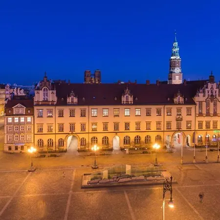 Magiczne Gniazdko Na Samym Rynku *