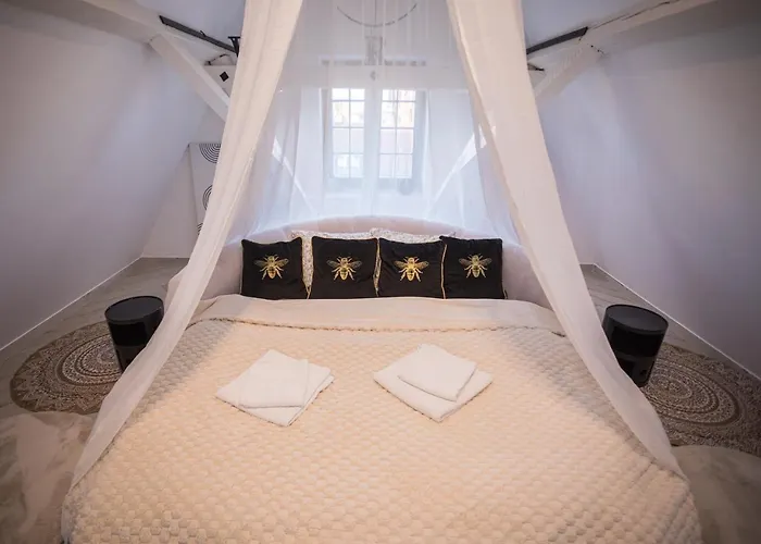 Magiczne Gniazdko Na Samym Rynku *