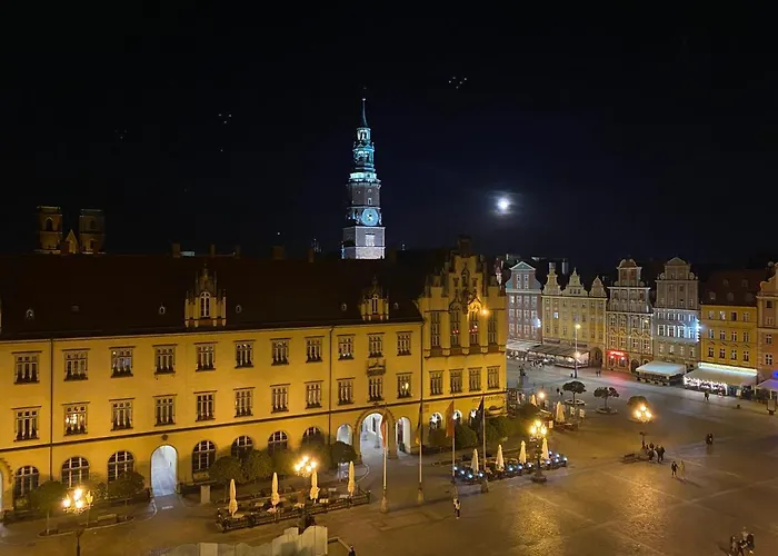 Magiczne Gniazdko Na Samym Rynku