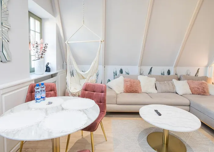 Magiczne Gniazdko Na Samym Rynku * ヴロツワフ