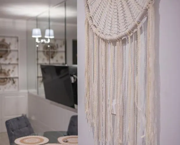 Magiczne Gniazdko Na Samym Rynku