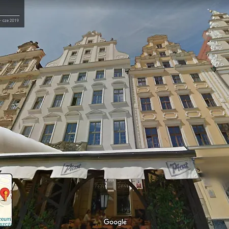 Magiczne Gniazdko Na Samym Rynku