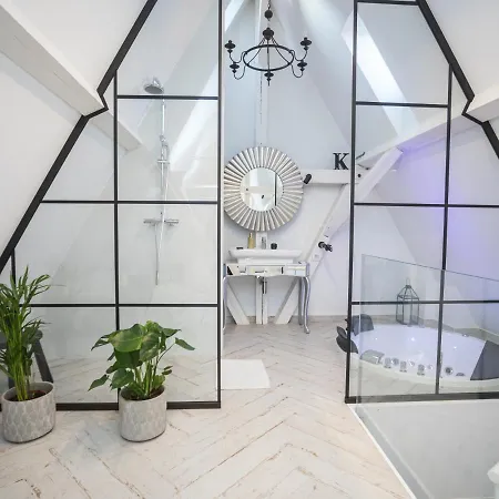 Magiczne Gniazdko Na Samym Rynku