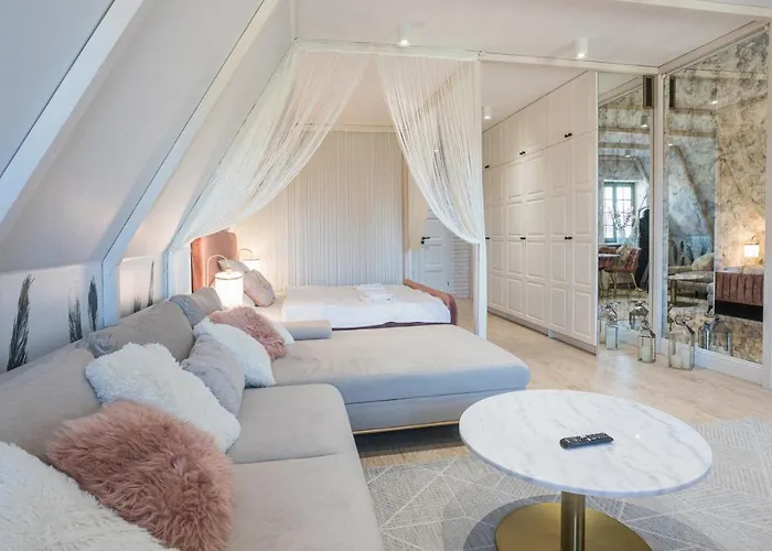 Magiczne Gniazdko Na Samym Rynku